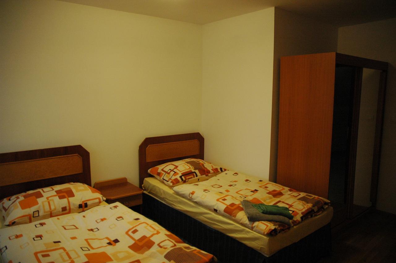 Art Star Hotel Hostivice Esterno foto
