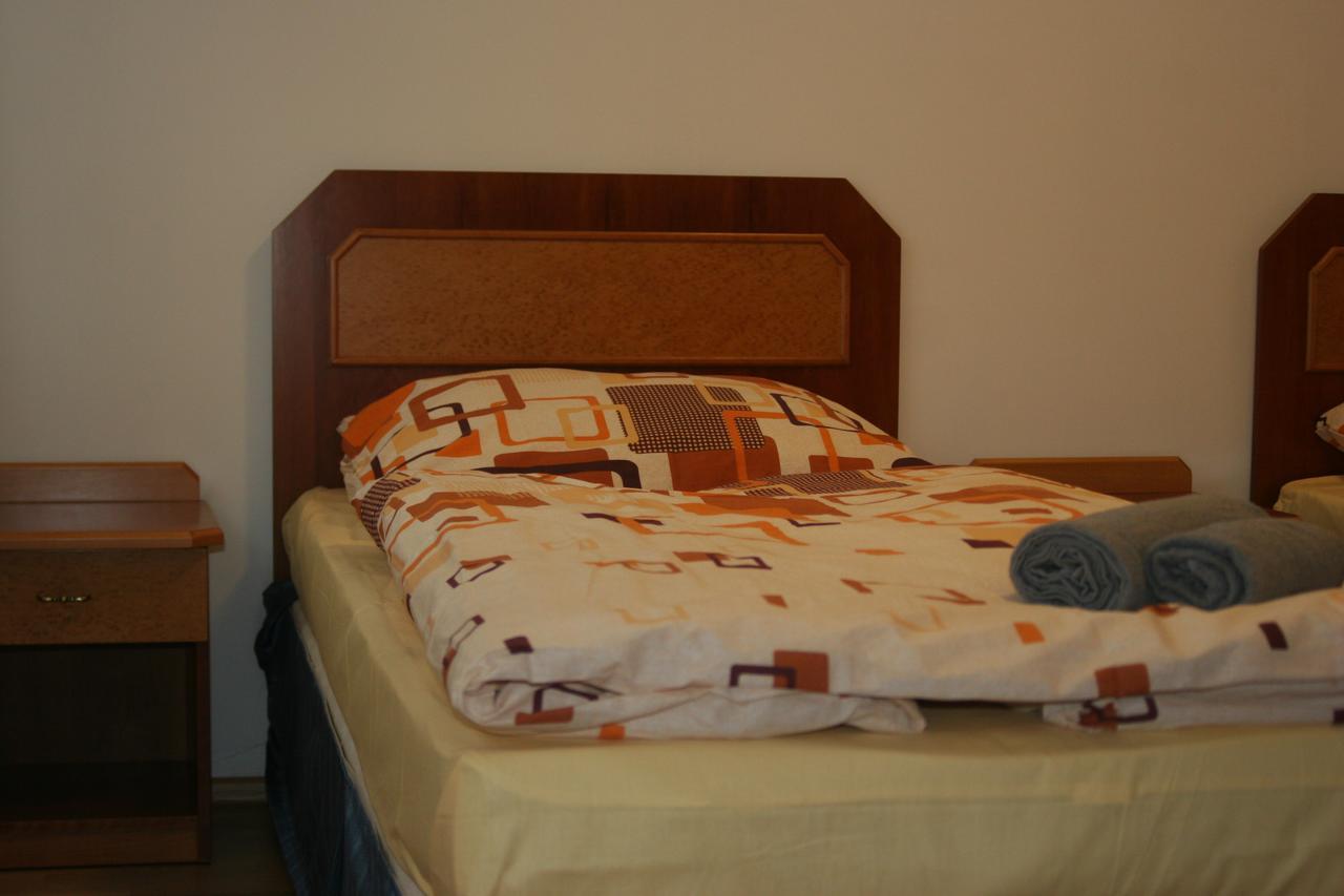 Art Star Hotel Hostivice Esterno foto